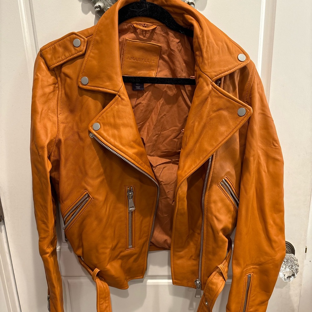 Amaryllis Leather coat with faux collar - Picture 8 of 8